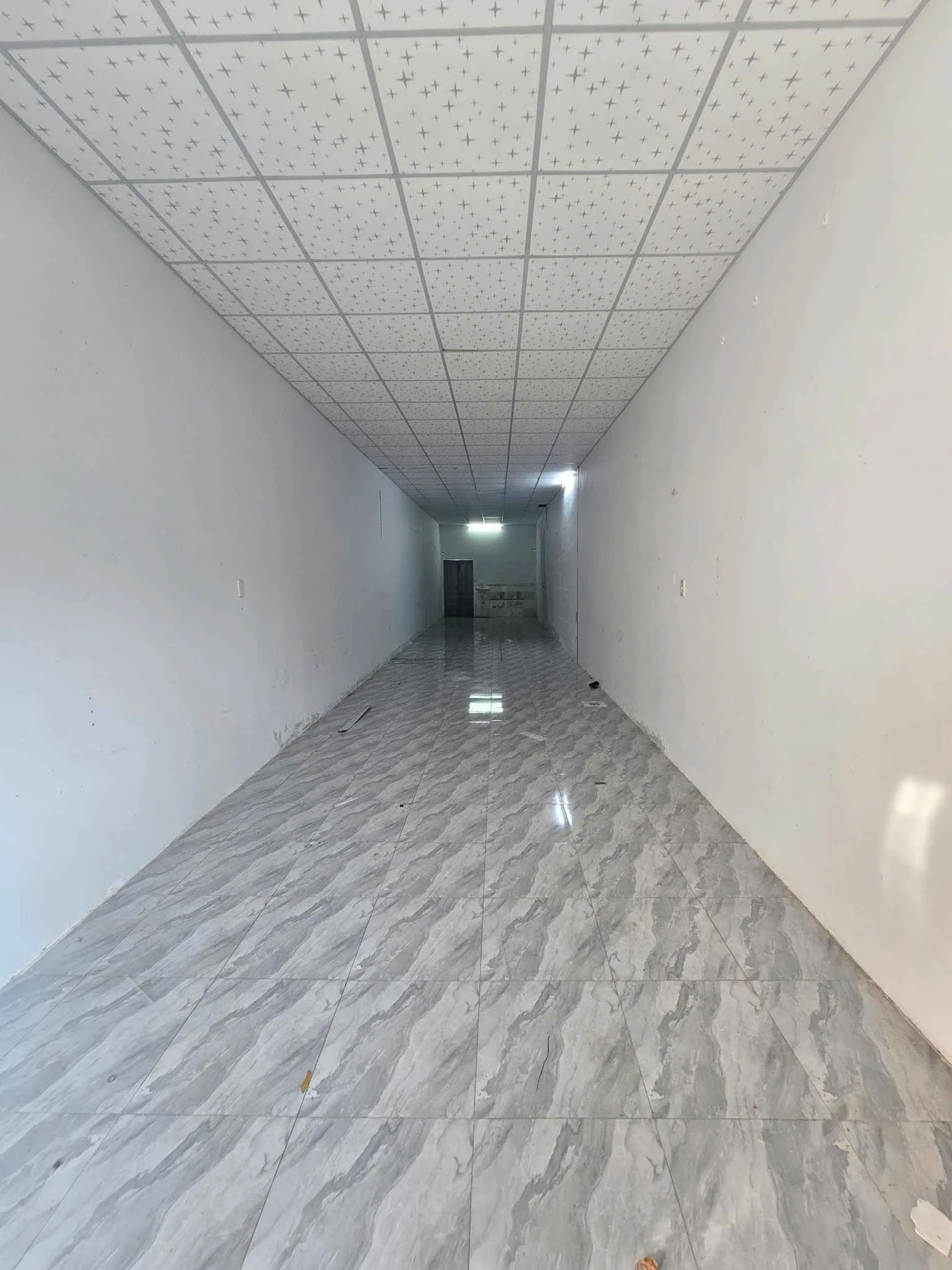 Cho thuê nhà nguyên căn 95m2 khu gara đường Tây Sơn 5tr/tháng - Ảnh 1