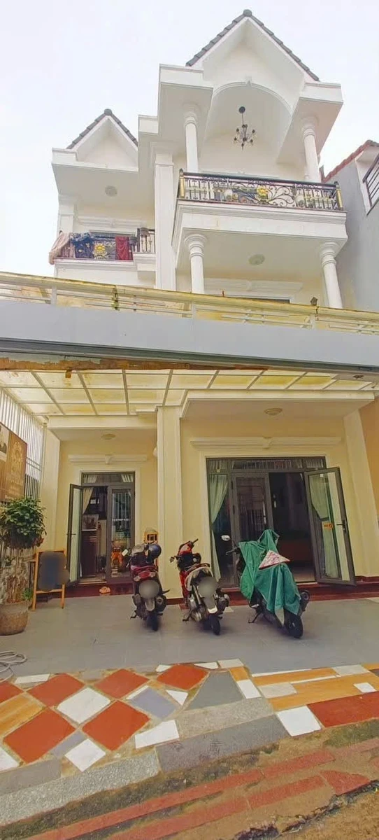 Bán nhà Đà Lạt 360m² 5 phòng ngủ 7,5 tỷ Phường 9 - Ảnh 1