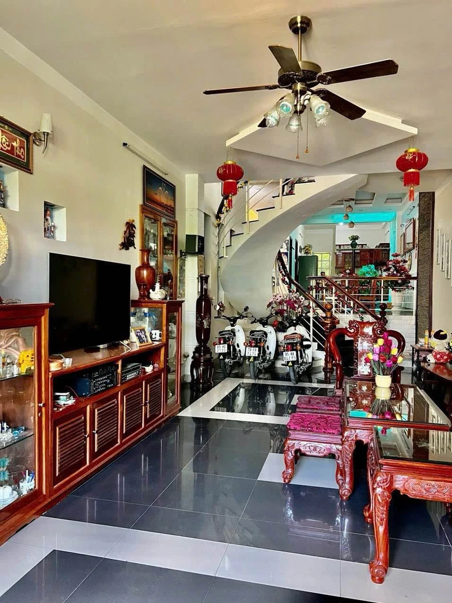Bán biệt thự 300m full nội thất đường 12m Ngô Gia Tự 5.3 tỷ - Ảnh thu nhỏ 5