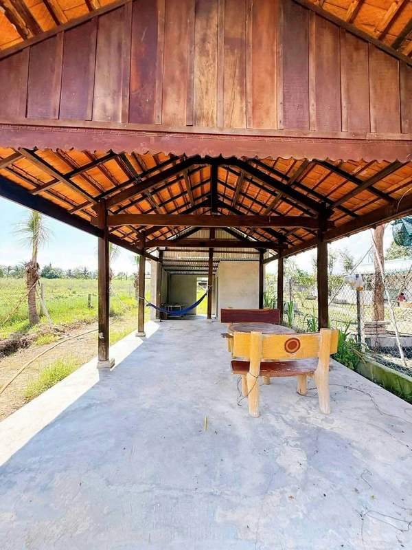 Bán khu nghỉ dưỡng 682m2 có sẵn nhà gỗ, vườn dừa, ao cá tại Phường Tân Ninh, Tây Ninh