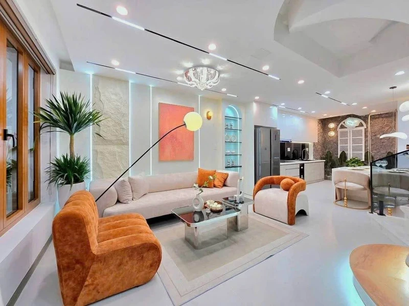 Cho thuê nhà 3 tầng 54m2, 3PN 4WC full nội thất kiệt Trưng Nữ Vương, gần Cầu Rồng, Đà Nẵng