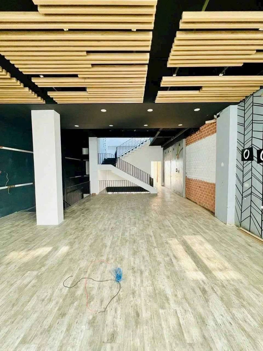 Cho thuê nhà 3 tầng mặt tiền 157.5m² Lê Lợi Quy Nhơn 30 triệu/tháng - Ảnh thu nhỏ 3