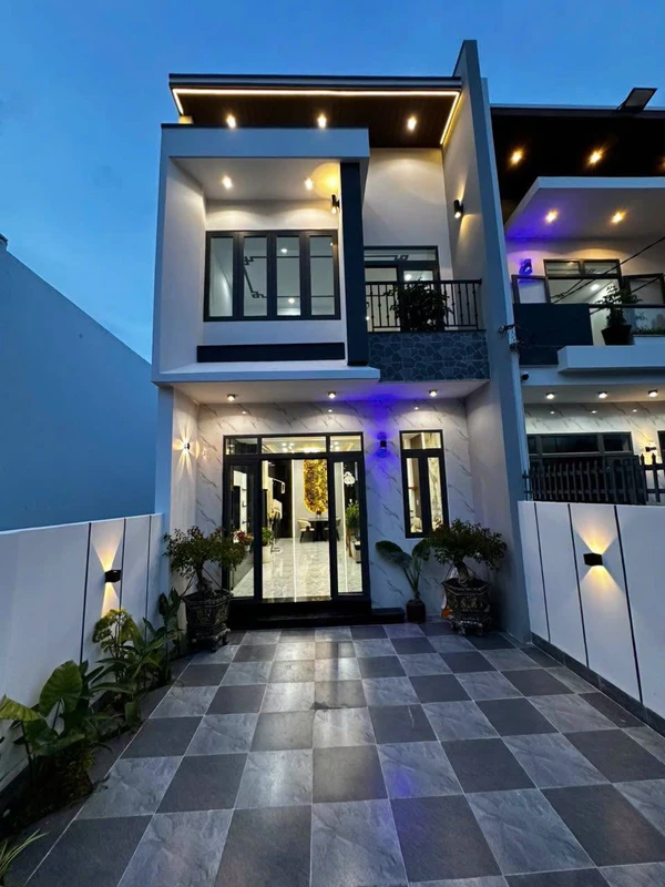 Bán nhà 2 tầng 110.7m2 full nội thất Diên Khánh