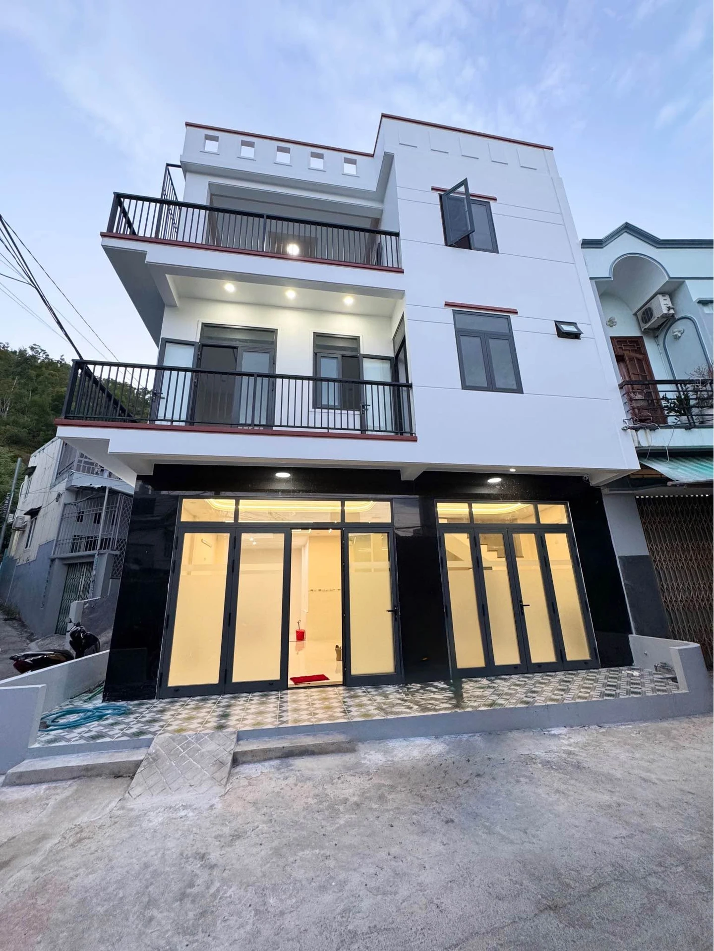 Bán nhà 3 tầng 3PN 62m2 Quy Nhơn 4,3 tỷ - Ảnh 1