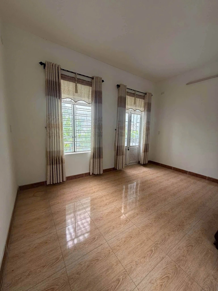 Cho thuê nhà 3 tầng 250m² đường Trần Cừ, Thanh Khê, Đà Nẵng giá 15 triệu/tháng - Ảnh thu nhỏ 5