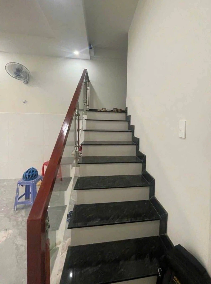 Bán nhà mặt tiền Hoàng Văn Thụ 50m² P4 Tân Bình - Ảnh thu nhỏ 3