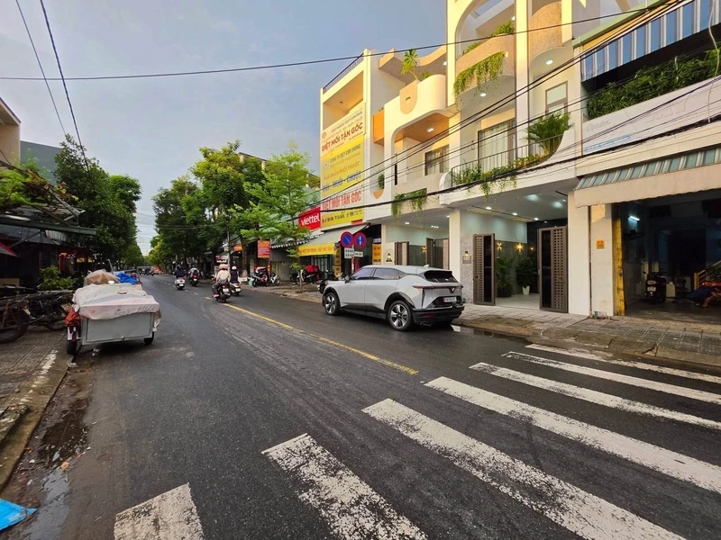 Bán nhà mặt tiền 3 tầng 83m² đường Tôn Đản, gần chợ Hòa An, giá 8,8 tỷ