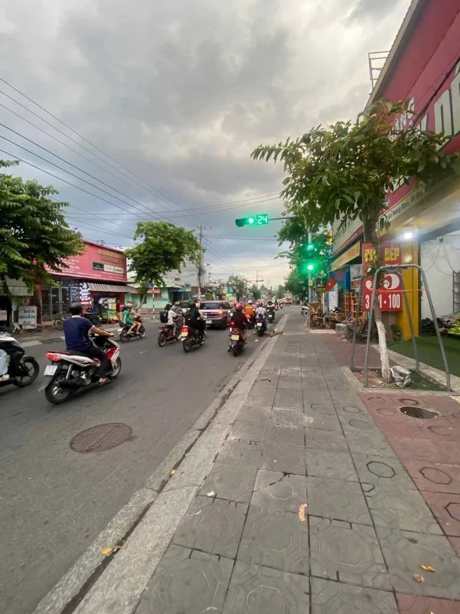 Bán lô đất mặt tiền Trần Hưng Đạo 1816m2, Đông Hòa, Dĩ An, Bình Dương, giá 64 tỷ - Ảnh thu nhỏ 3