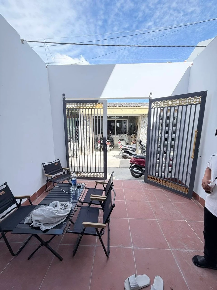 Nhà lầu mới xây 96m² 2 phòng ngủ, Phan Thiết, 2 tỷ 750 triệu - Ảnh thu nhỏ 2