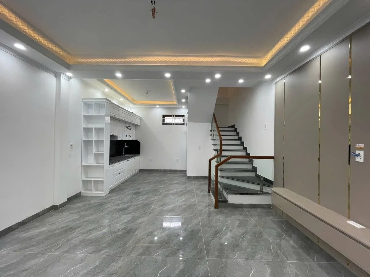 Bán nhà 3 tầng Phương Lưu 40m² 2 tỷ 799 - Ảnh 1