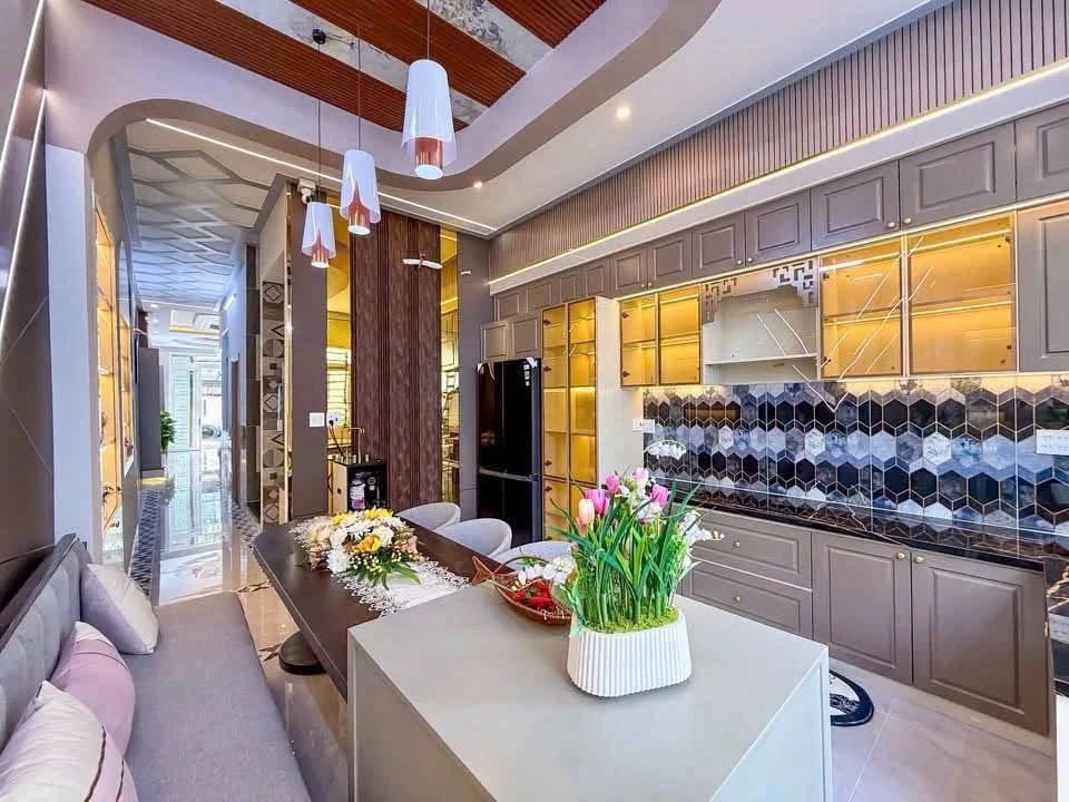 Bán nhà phố 200m² Ninh Kiều Cần Thơ 5 tỷ 990 triệu - Ảnh thu nhỏ 4