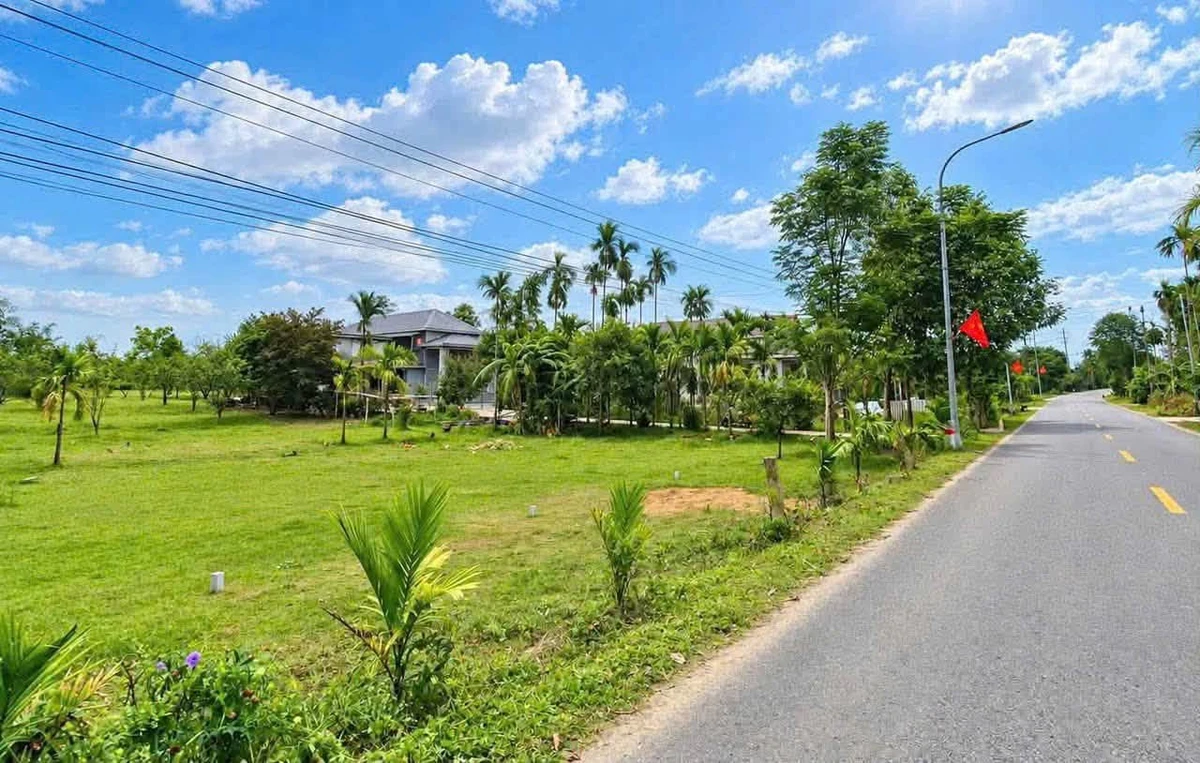 Bán đất 136m² giá 399 triệu, sổ hồng sẵn, gần chợ Phò Trạch, Huế - Ảnh 1
