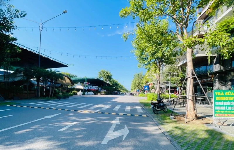 Bán nhà liền kề 4 tầng 108m2 Eco Central Park Vinh