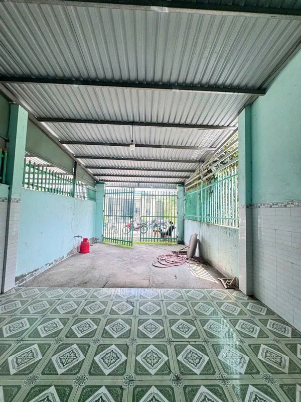 Bán nhà bê tông kiên cố 4,5x27m gần thị trấn Đức Hòa giá 1,28 tỷ