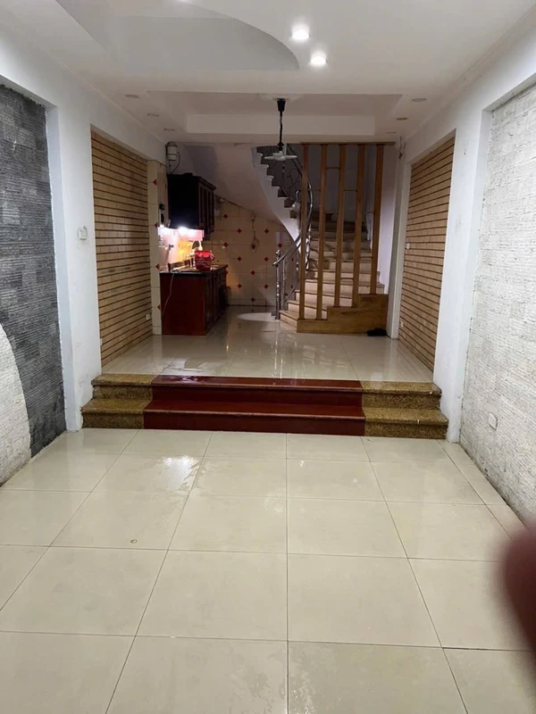 Cho thuê nhà 3PN 45m2 ngõ 508 Láng, Hà Nội