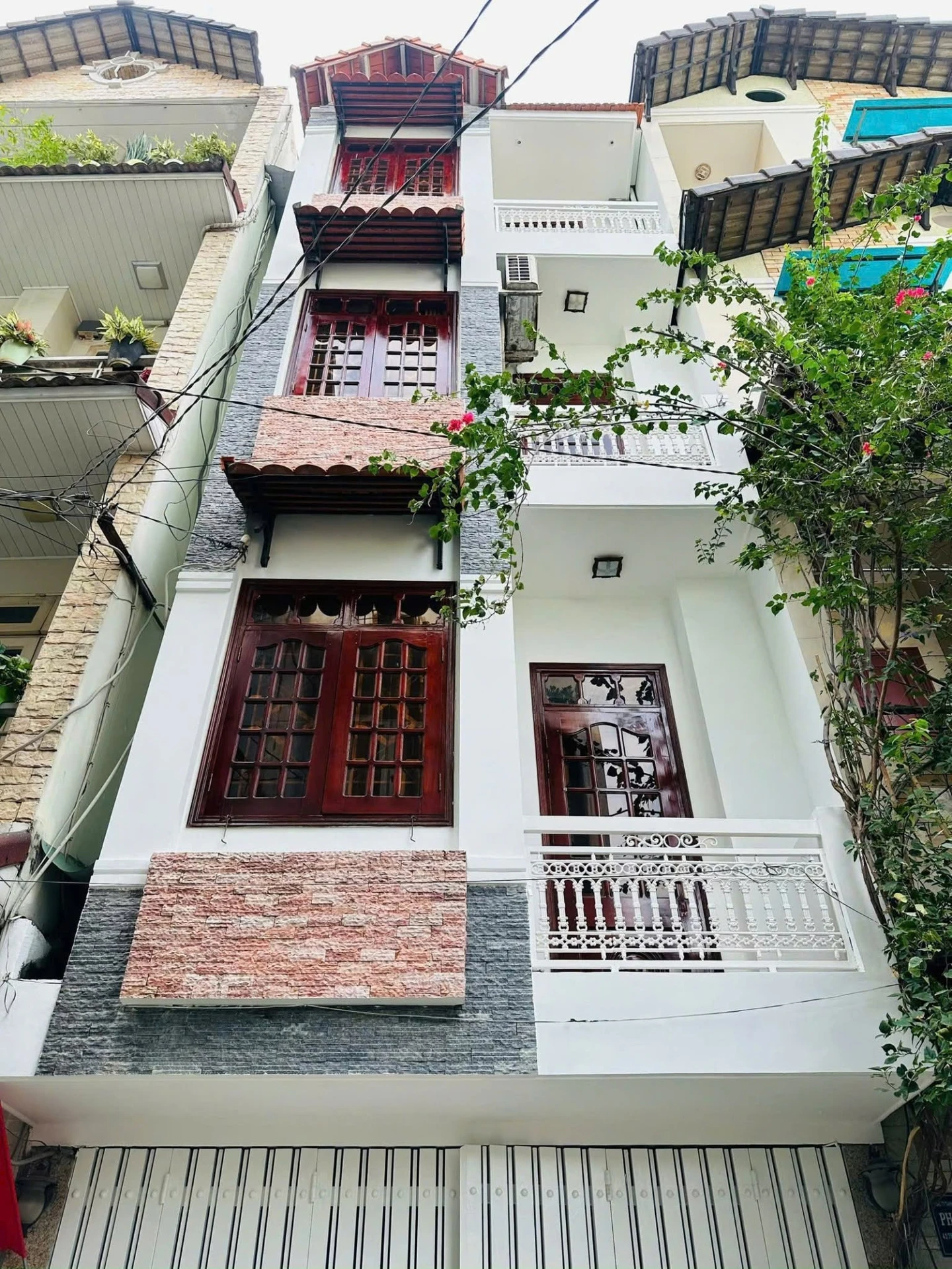Bán nhà mặt tiền hẻm Cộng Hoà, 50m2, 4 tầng, 10,5 tỷ - Ảnh 1