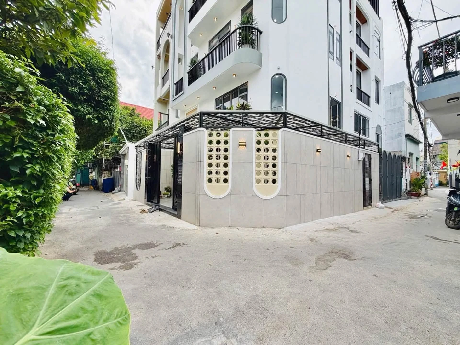 Bán nhà góc 2 mặt tiền 76m² sát Lotte Nguyễn Văn Lượng - Ảnh 1