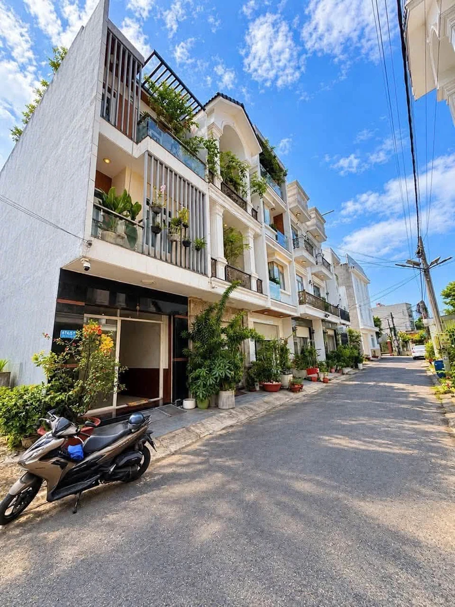 Bán nhà 1 trệt 2 lầu 240m2, Biên Hòa, 5.1 tỷ - Ảnh thu nhỏ 2