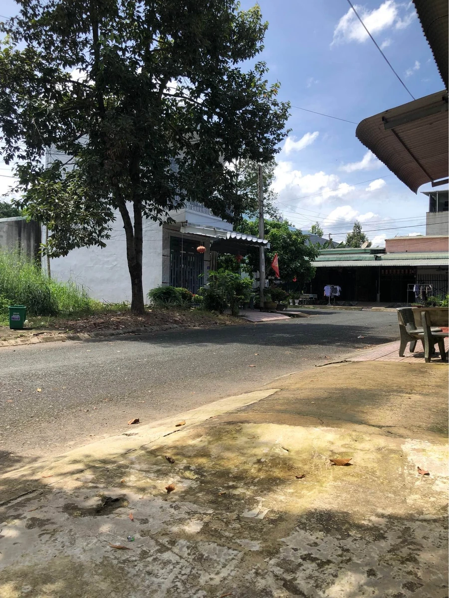 Bán đất Đồng Xoài Bình Phước 200m² giá 2,4 tỷ - Ảnh thu nhỏ 2