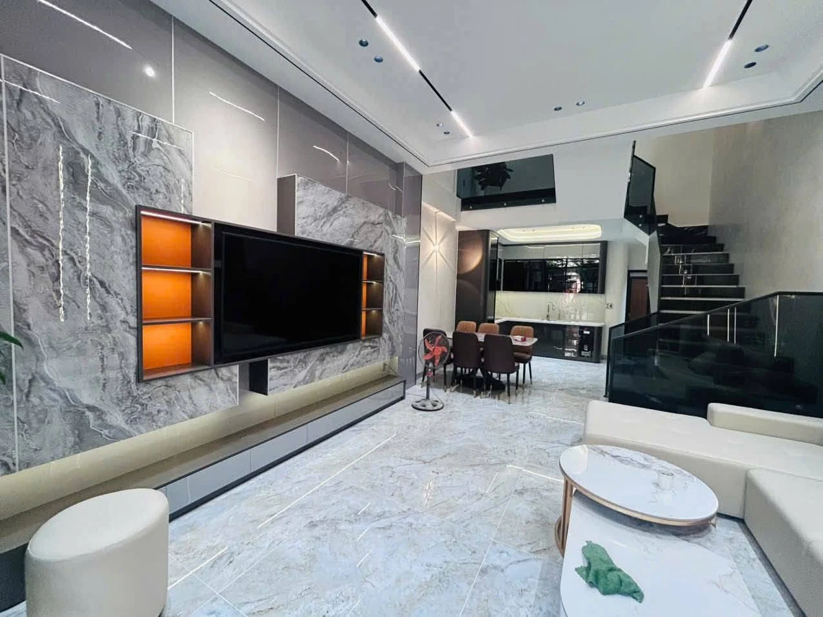 Bán nhà 3 tầng mặt tiền 72m², 8 tỷ, gần biển Đà Nẵng - Ảnh thu nhỏ 2