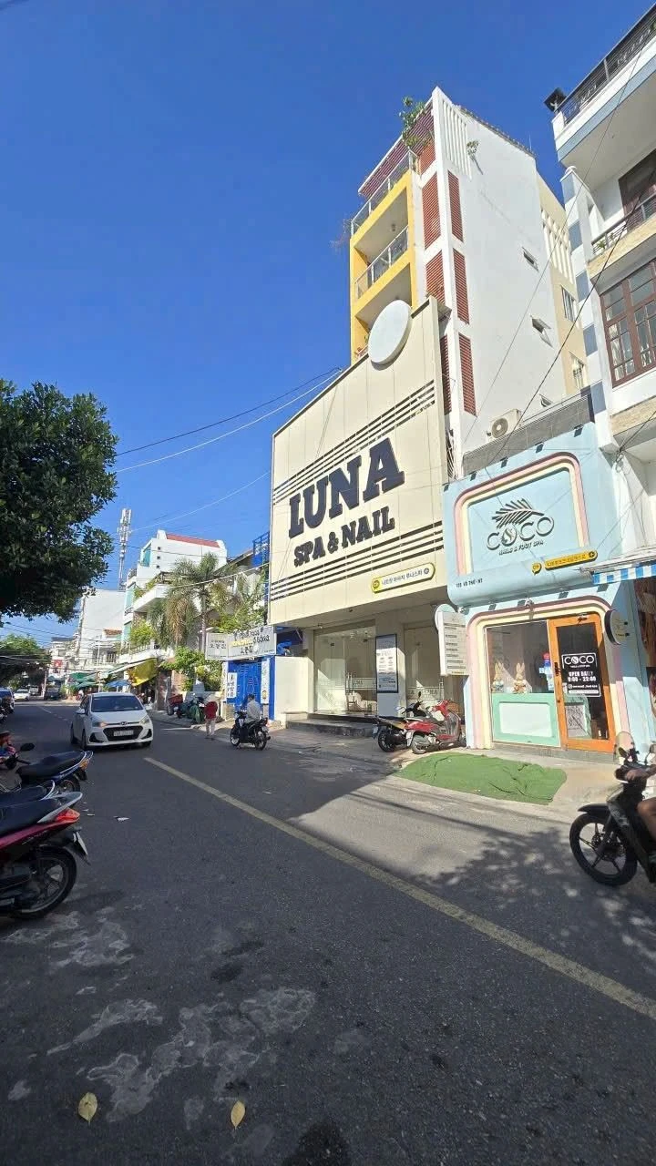 Bán nhà 4 tầng mặt tiền Ngô Đức Kế, khu bàn cờ Nha Trang, 61,2m², 13,5 tỷ - Ảnh 1