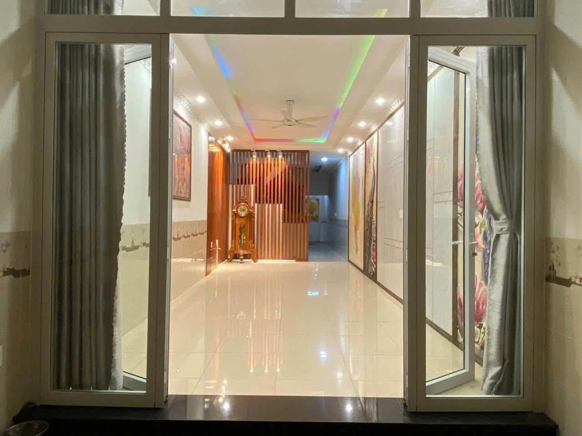 Cho thuê nhà mặt tiền 1 trệt 2 lầu Bình Hòa 250m2 - Ảnh thu nhỏ 2