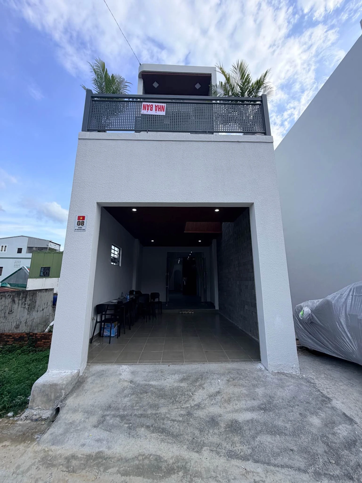 Bán nhà mặt tiền Võ Nguyên Giáp, Buôn Ma Thuột, 4x21m, 3 mê 1 hầm, 4PN, giá 9,3 tỷ - Ảnh 1