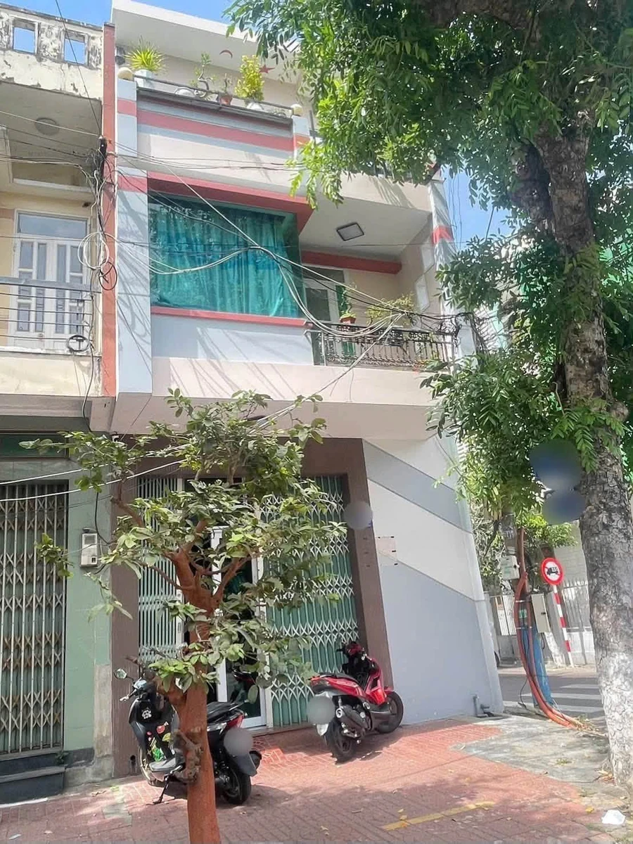 Bán nhà ôm góc 3 tầng mặt tiền Trần Hưng Đạo 45m2 Quy Nhơn - Ảnh 1