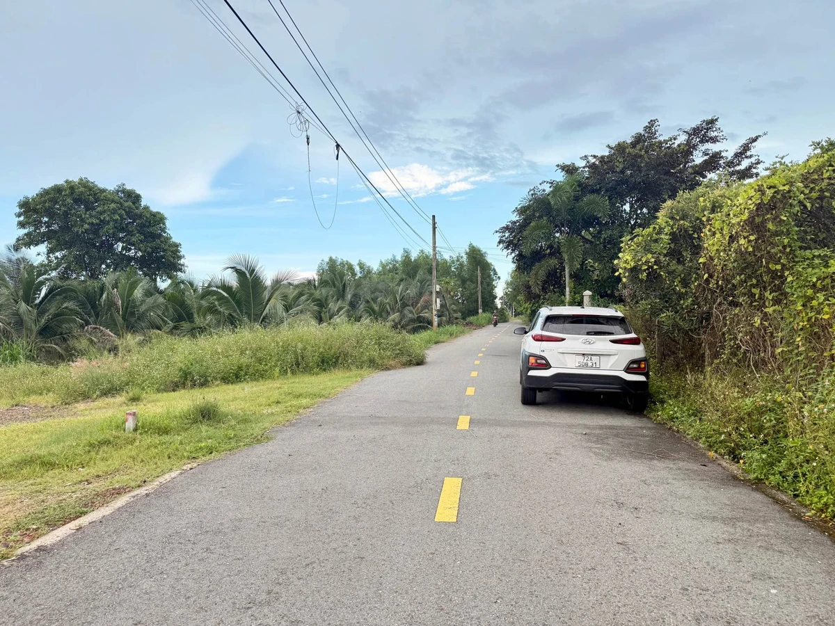 Bán đất nền 421m2 cách biển Phước Hải 6km, giá 2 tỷ 390 triệu - Ảnh 1