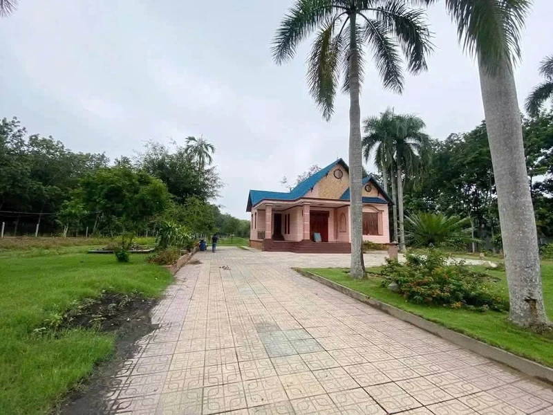 Bán đất mặt tiền DT 744 diện tích 34x107m có 300m2 thổ cư, tặng biệt thự sân vườn, giá 9 tỷ