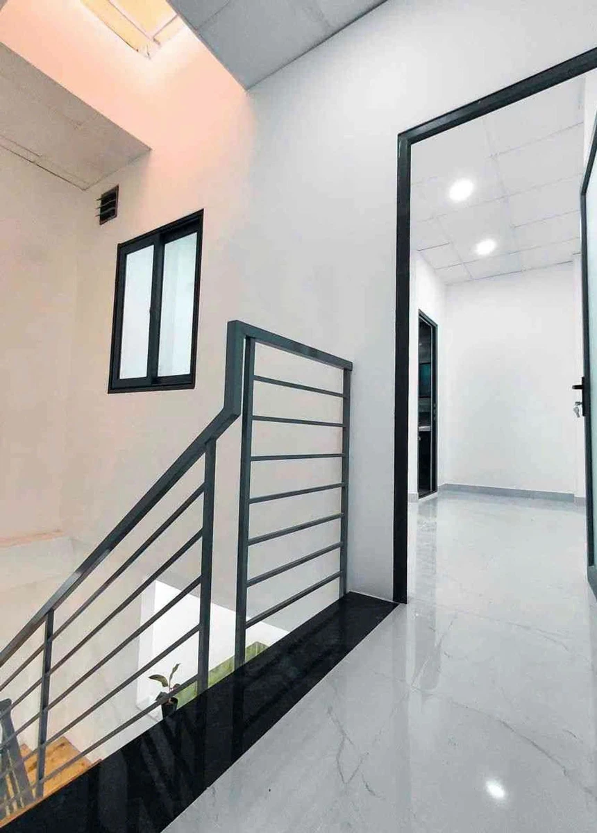 Bán nhà 1 trệt 1 lầu 52m2 Trịnh Đình Trọng, Hòa Thạnh, Tân Phú, giá hơn 5 tỷ - Ảnh thu nhỏ 4