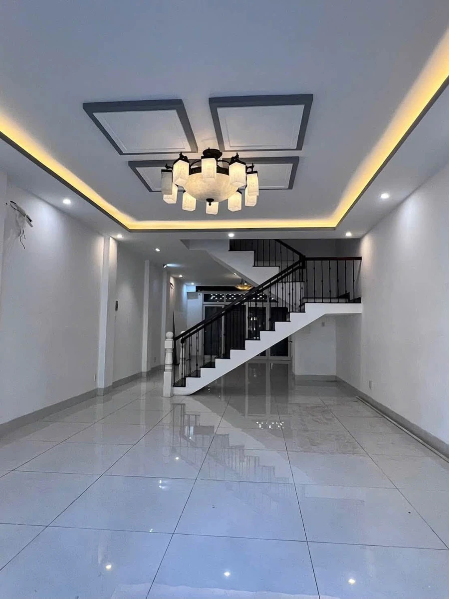 Bán nhà 5 tầng mặt tiền Lê Hoàn, 100m², 11,5 tỷ, Thủ Đức - Ảnh 1