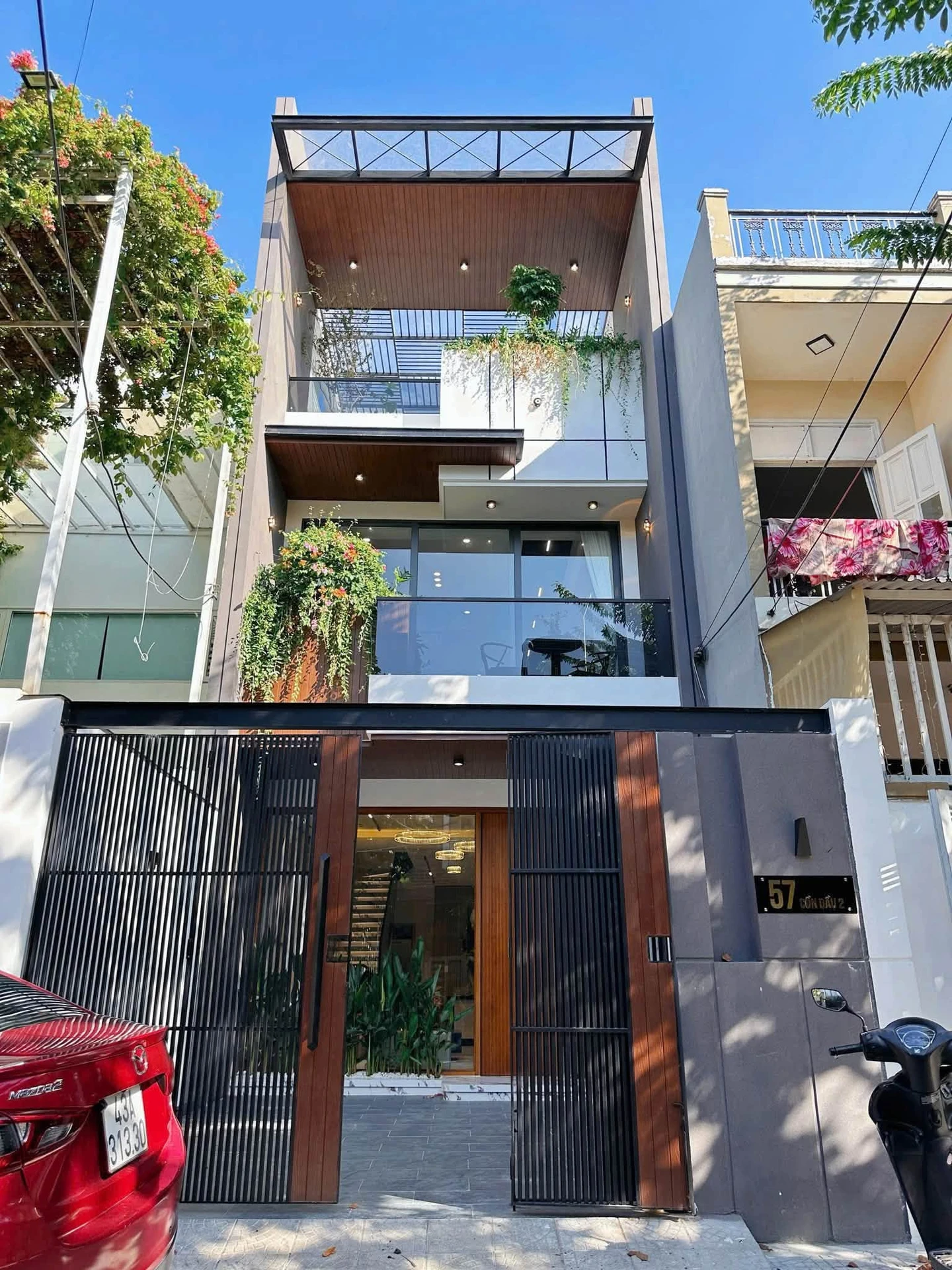 Bán nhà 3 tầng mặt tiền Hoà Xuân 100m2 giá 7 tỷ 850 - Ảnh 1