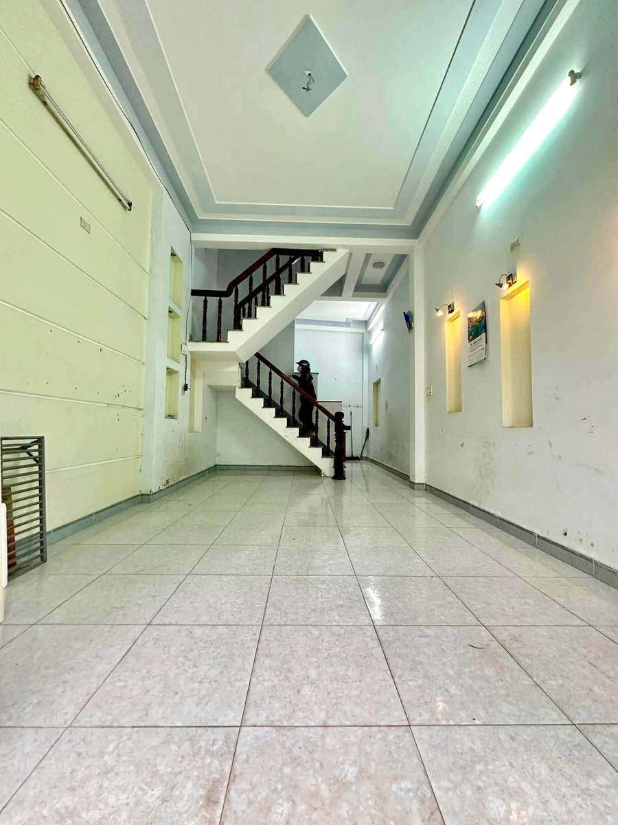 Bán nhà hẻm 2 tầng 46m2 gần Trần Hưng Đạo, phường Quy Nhơn, giá nhỉnh 2 tỷ - Ảnh 1