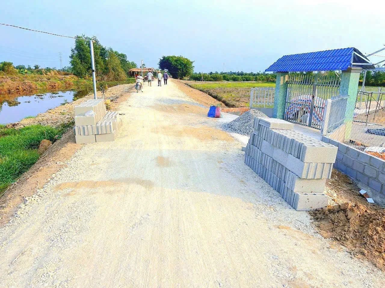 Bán đất vườn view kênh 500m2 có 120m2 thổ cư tại Thạnh Hòa, Bến Lức - Ảnh 1