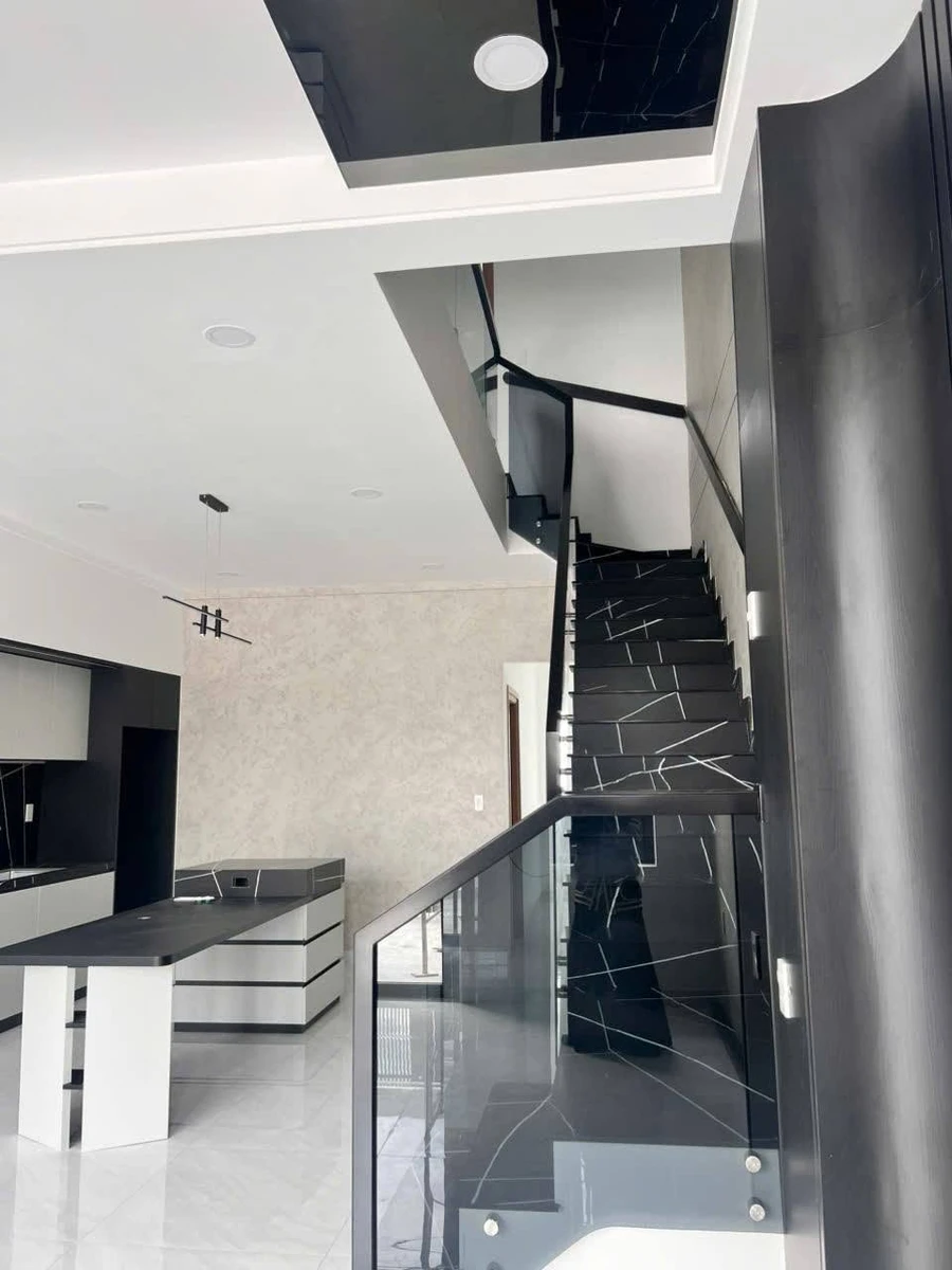 Bán nhà liền kề mặt tiền 100m² Long Khánh 2 tỷ 3 - Ảnh thu nhỏ 4