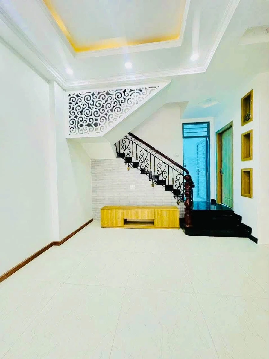 Cho thuê nhà mặt tiền 105m² 4PN Thạnh Lộc - Ảnh thu nhỏ 2