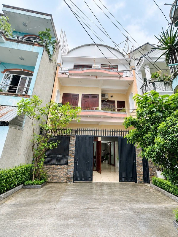 Bán nhà 3 tầng 102m2, 7 phòng ngủ, hẻm xe hơi đường Nguyễn Văn Lượng, Gò Vấp