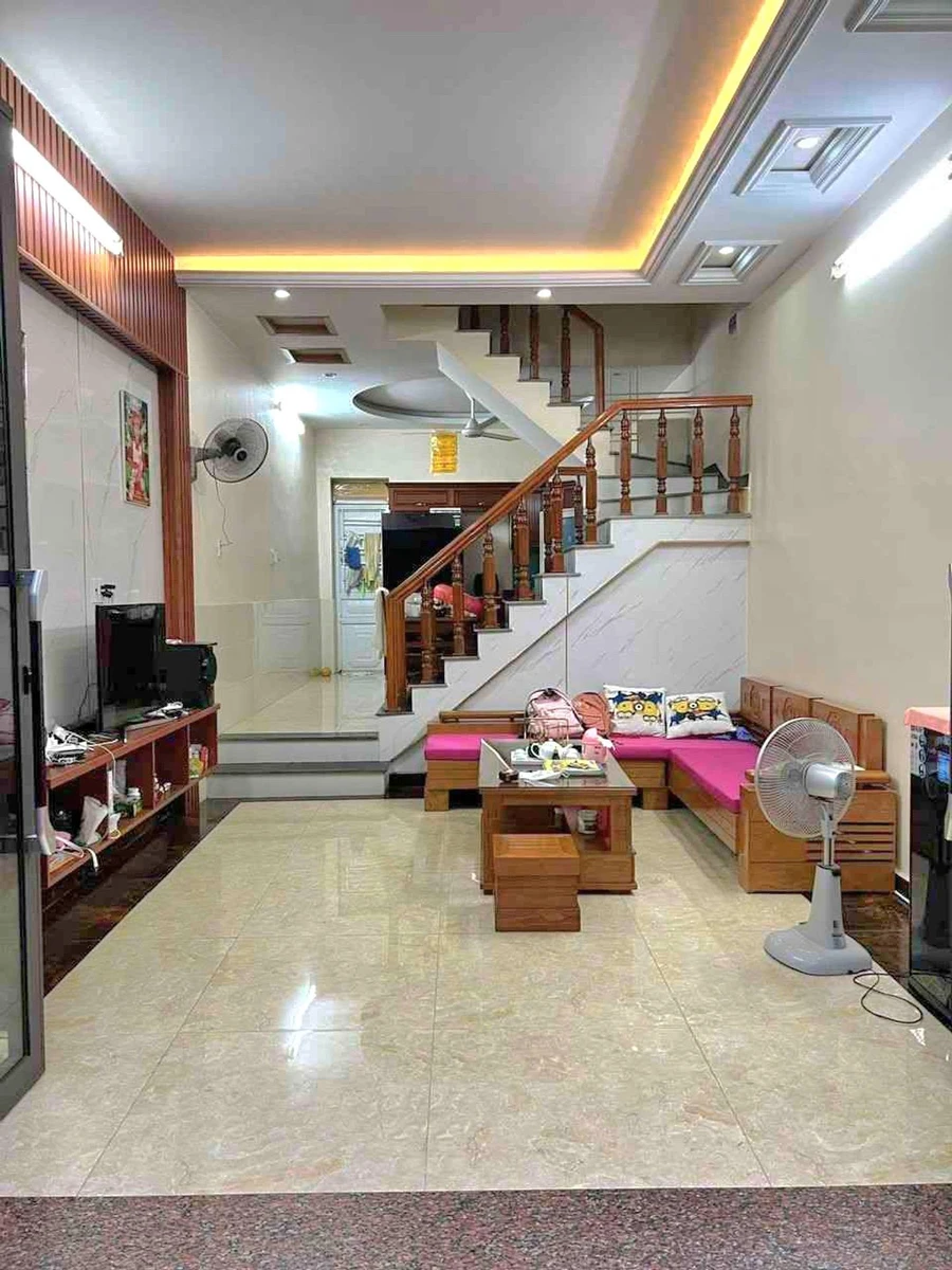 Bán nhà 45m² 4 tầng 4 PN Phố Hoàng Quý 3,5 tỷ - Ảnh thu nhỏ 2
