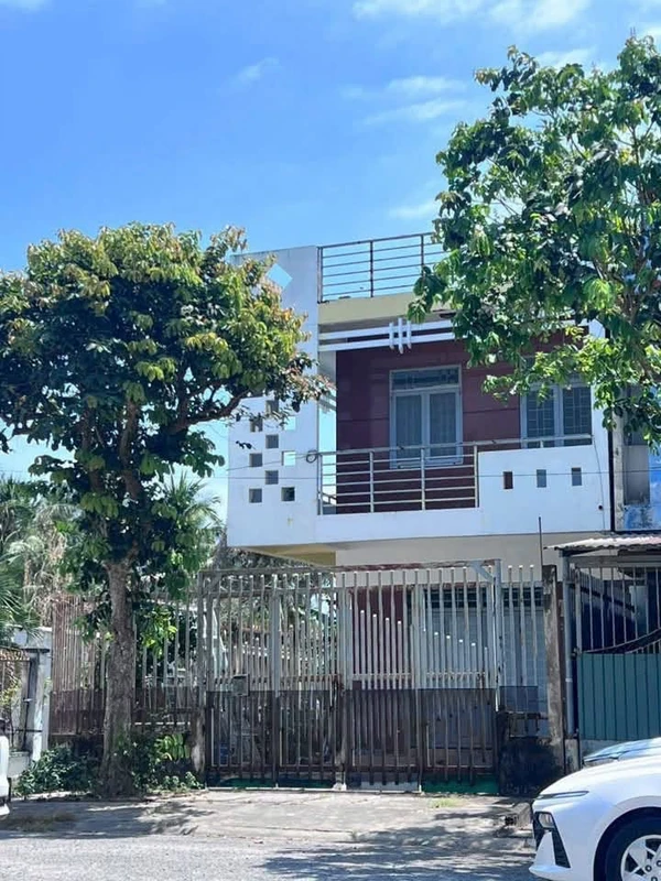 Bán nhà 1 trệt 1 lầu mặt tiền 193m² Khu Sao Mai Bến Tre