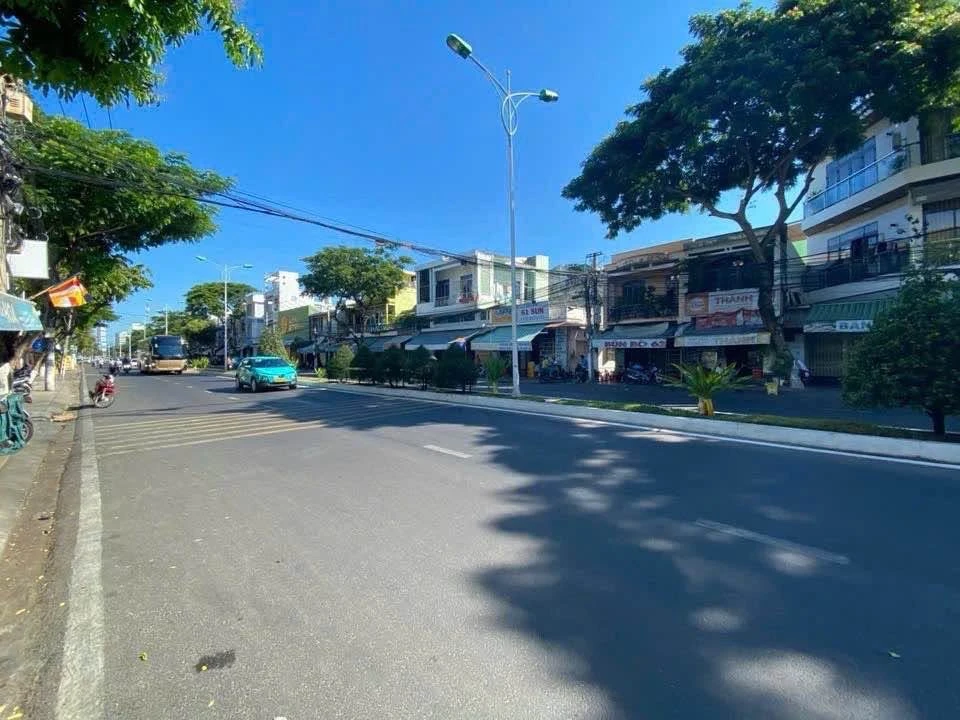 Bán nhà mặt tiền Trần Phú 68,3m² 2PN Nha Trang 8,7 tỷ - Ảnh 1