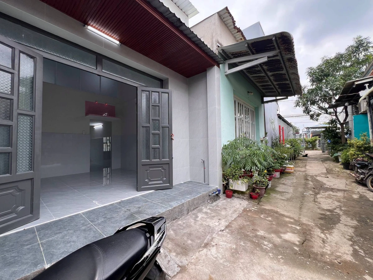 Nhà bán 1,65 tỷ Ngã 3 Tân Kim 50m², 2PN 2WC - Ảnh 1