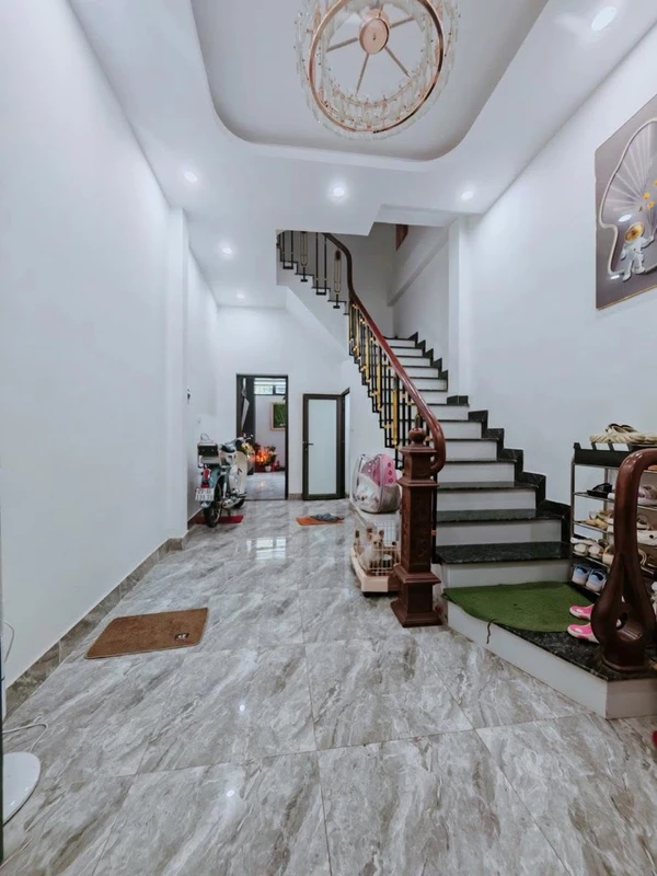 Bán nhà 5 tầng 36m2 sát phố Cầu Diễn giá 8 tỷ