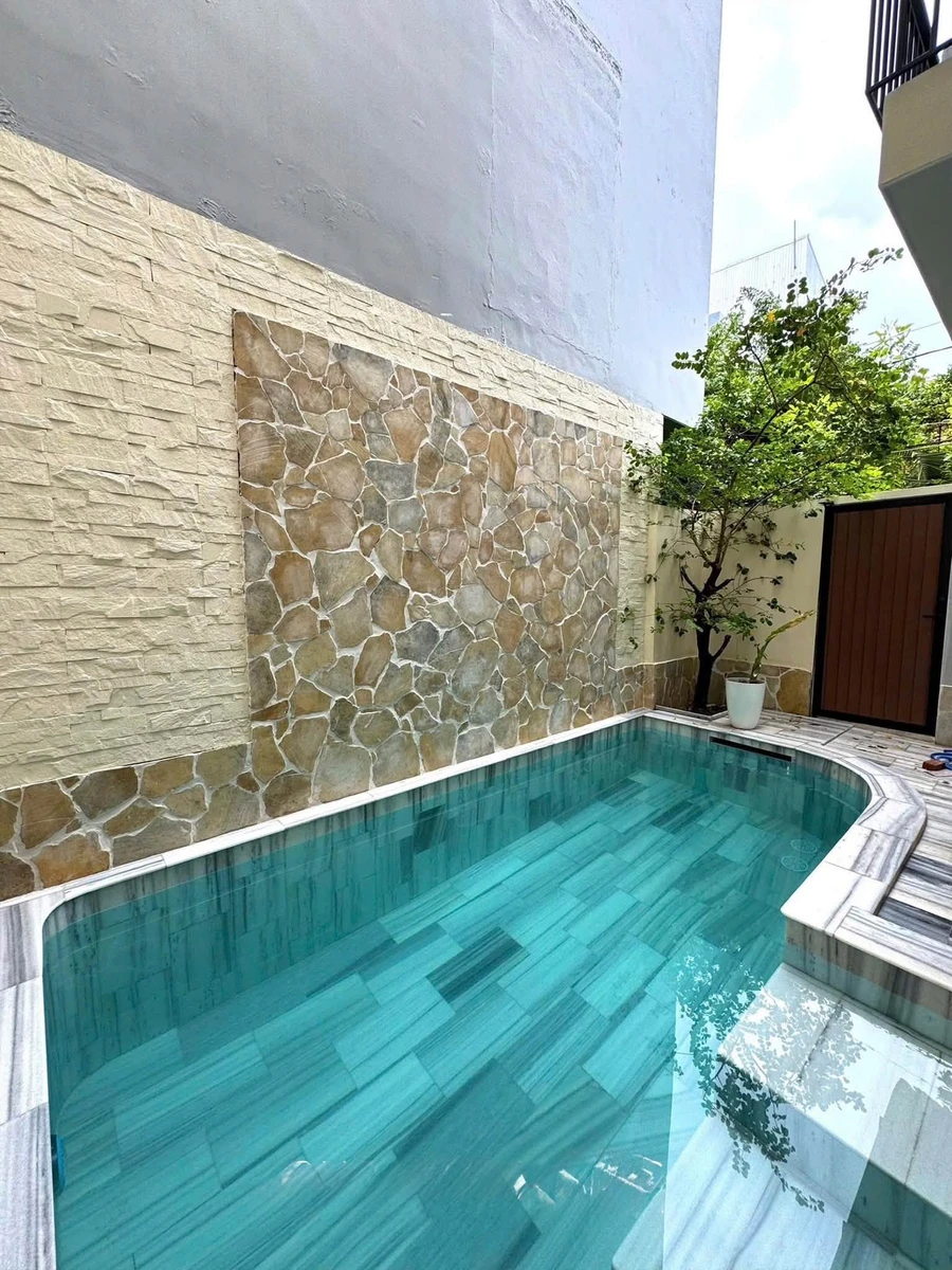 Bán nhà mới 3 tầng 70m2, 3PN, 3WC, hai mặt kiệt ô tô, có hồ bơi gần biển Mỹ Khê, Sơn Trà - Ảnh thu nhỏ 2