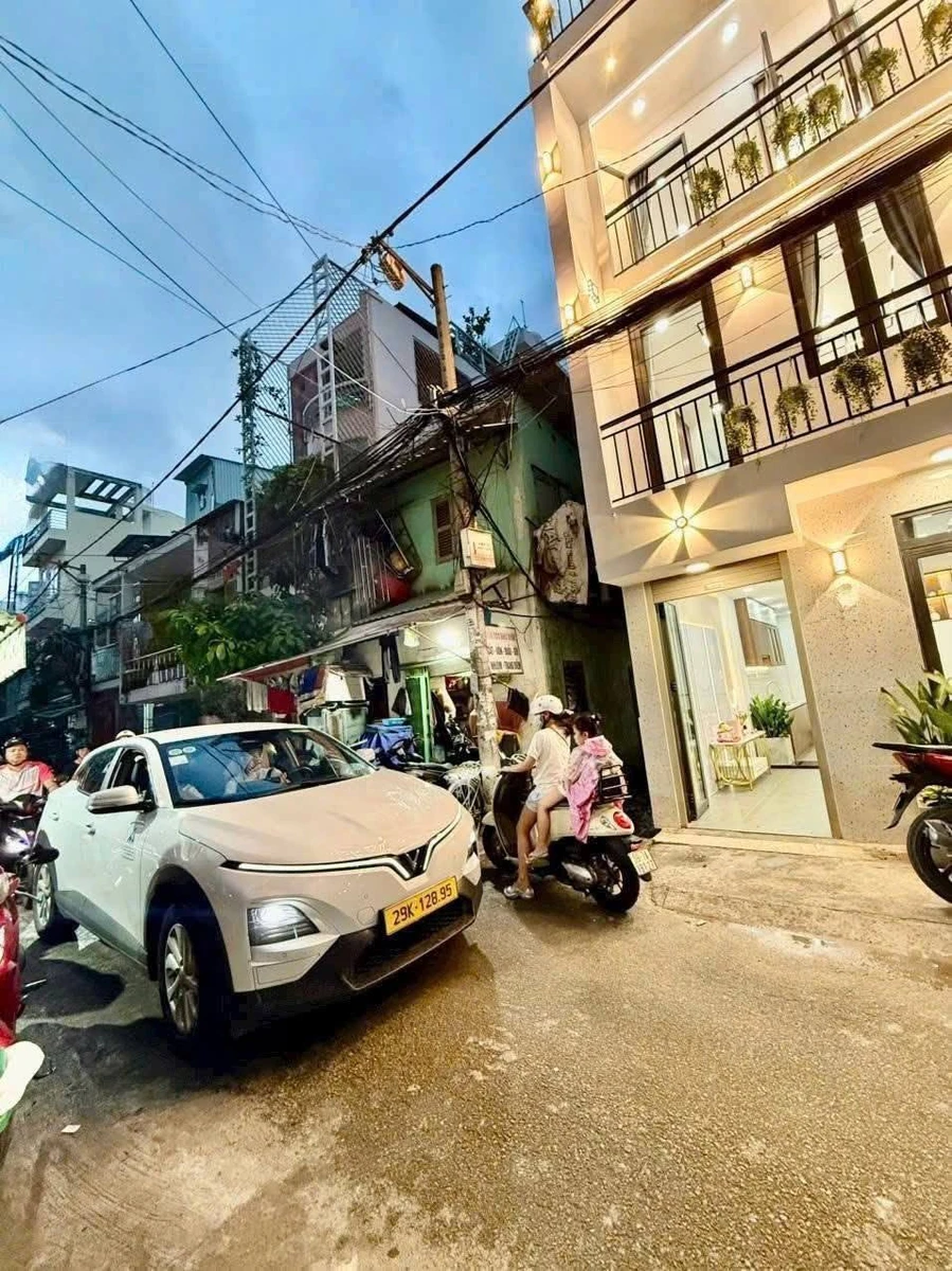 Bán nhà hẻm xe hơi Lê Văn Duyệt 3 tầng 30m², 2PN, giá 5,65 tỷ - Ảnh 1
