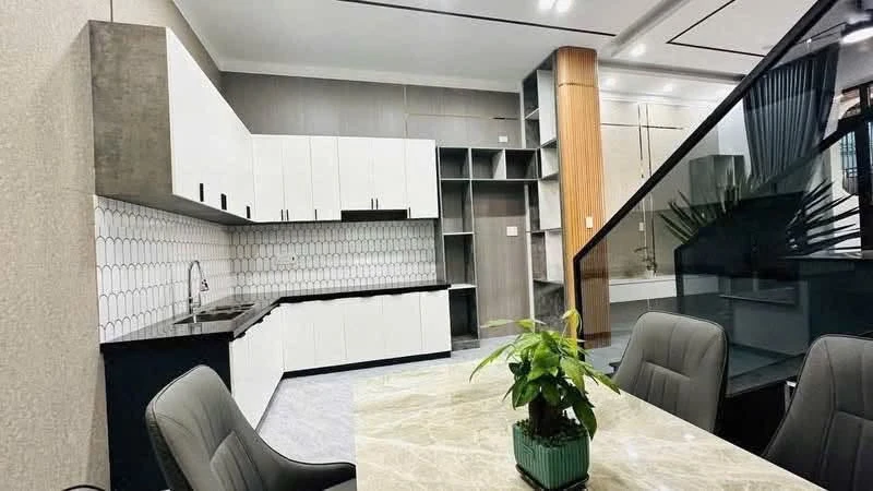 Bán nhà mê tân cổ điển 90m² 3 phòng ngủ Bình Tân - Ảnh thu nhỏ 5