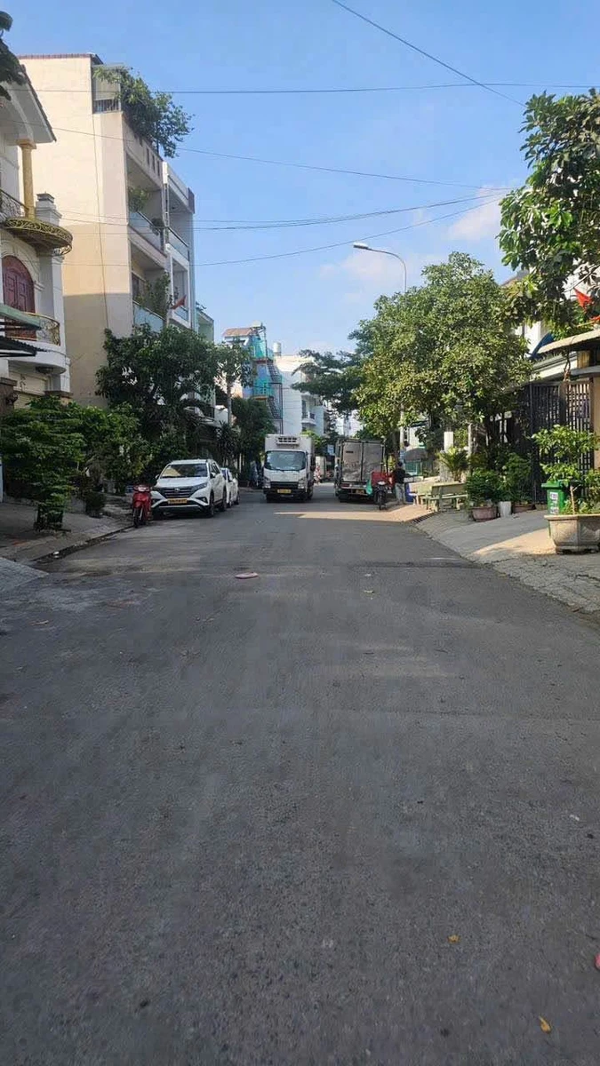 Bán nhà 4 tầng 5PN 66m² Thủ Đức, đỗ ô tô - Ảnh 1