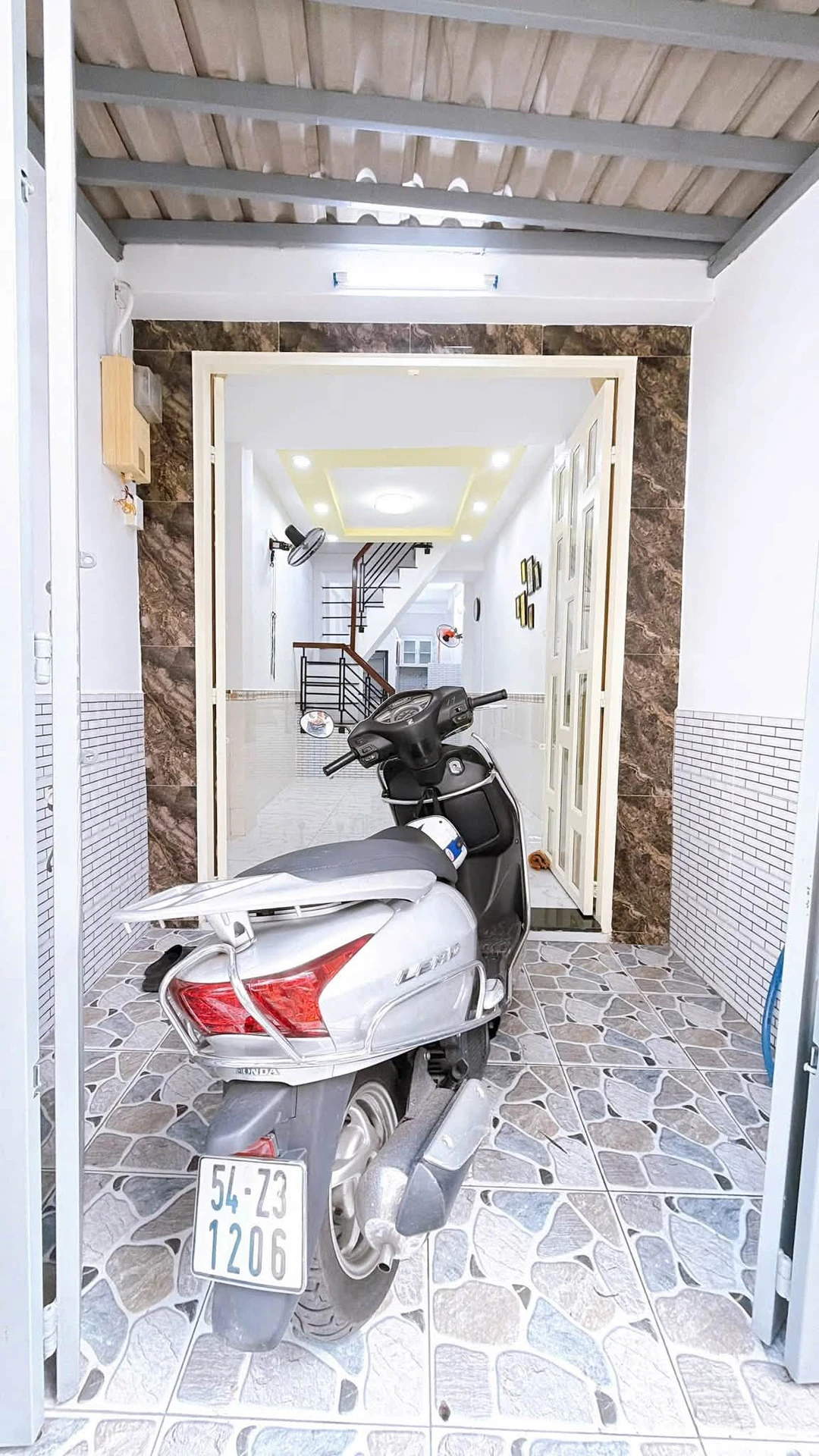Bán nhà hẻm 78 Khánh Hội Quận 4, 28.6m2, 3PN, giá 3.55 tỷ - Ảnh 1