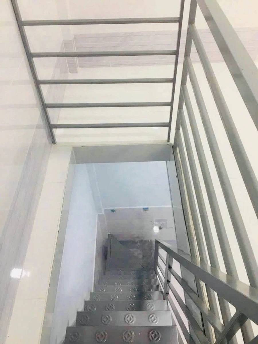 Bán nhà 2 tầng 30m2 gần các trường đại học Quận 7 - Ảnh thu nhỏ 3