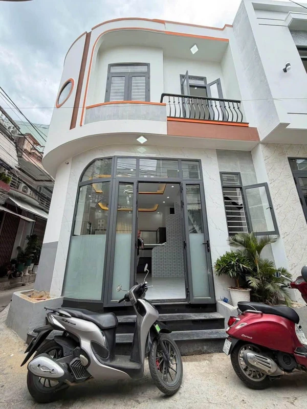 Bán nhà ôm góc 2 tầng 40m2 trung tâm Quy Nhơn